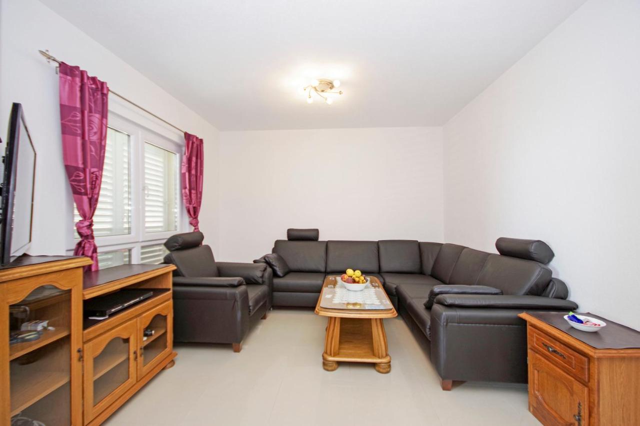 Apartmani Cezar Makarska Ngoại thất bức ảnh
