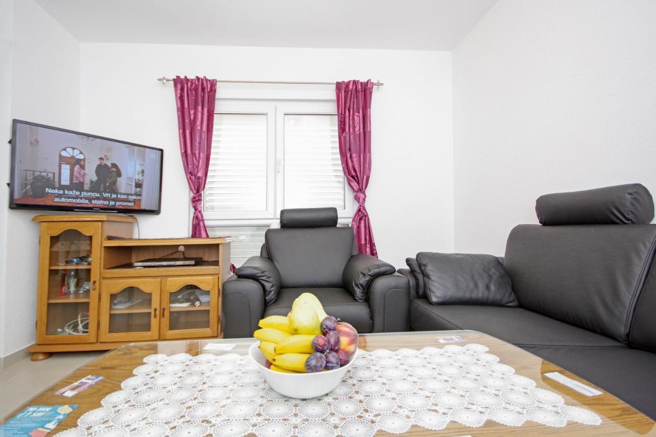 Apartmani Cezar Makarska Ngoại thất bức ảnh